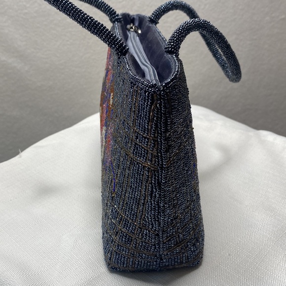 Sequin Hooked Purse floral designs sequin outside PATTERN Satin inside - Picture 6 of 8